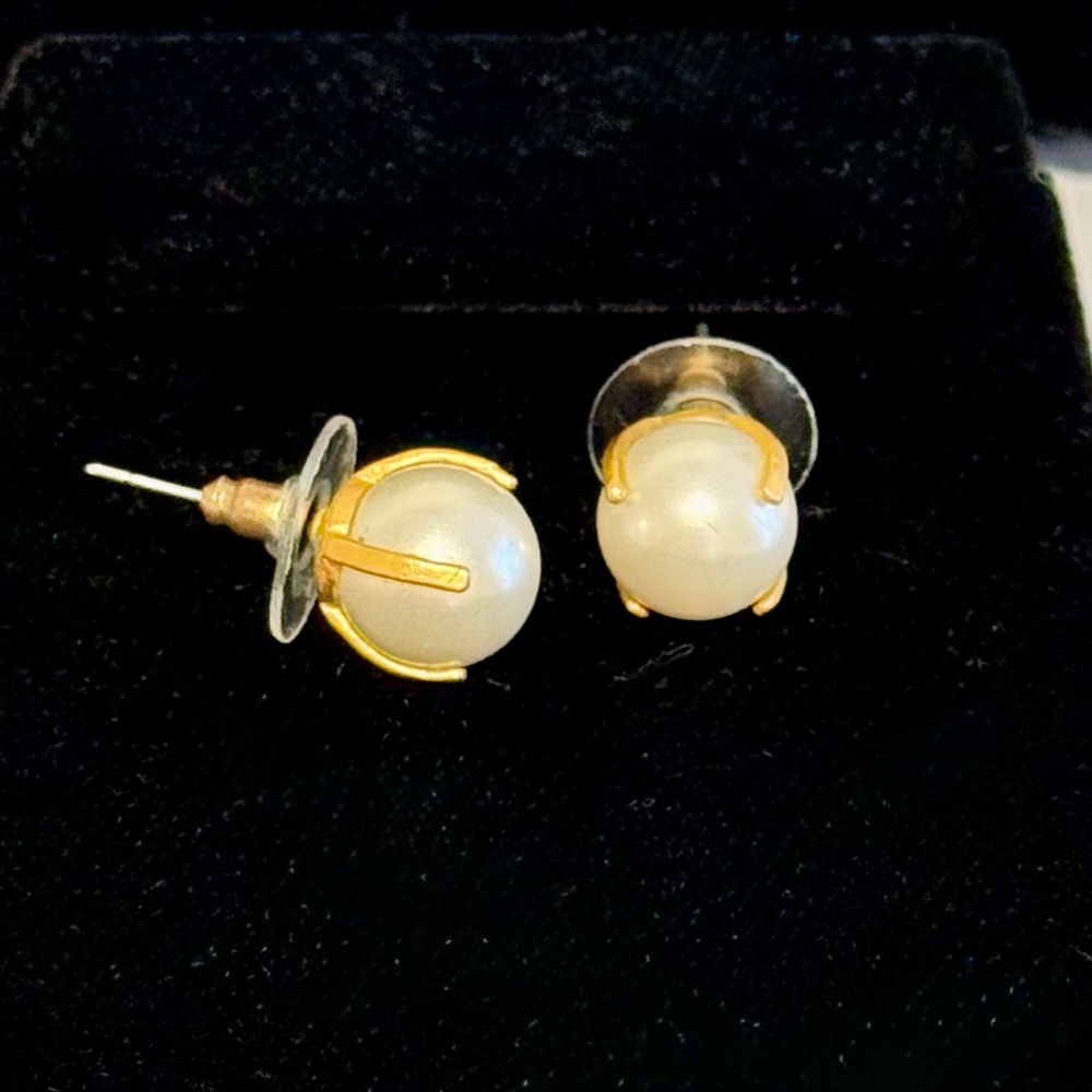 Large Pearls in Gold Claw Setting Women’s  Earrings - Picture 4 of 5